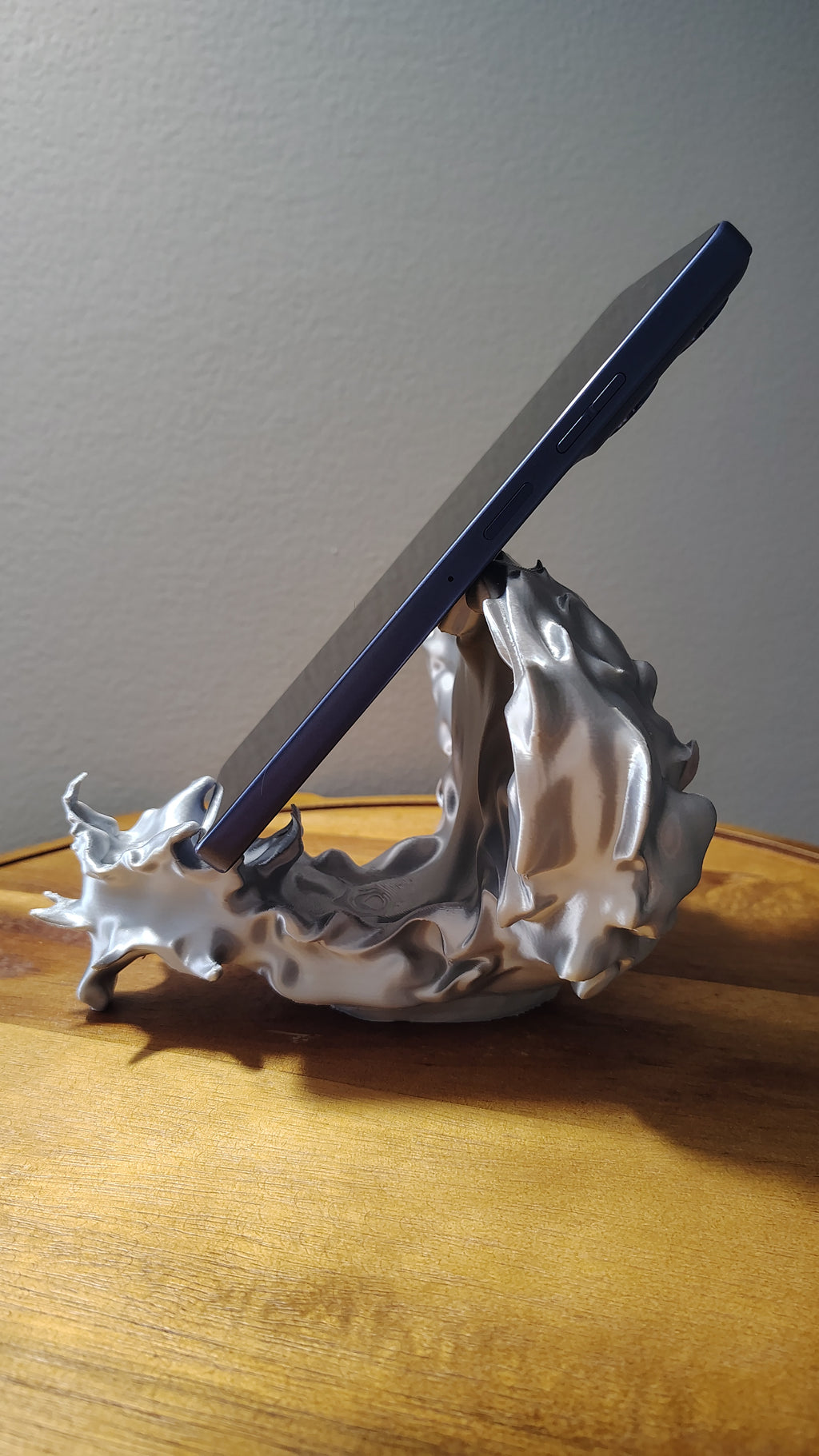 Water Heart Phone Holder