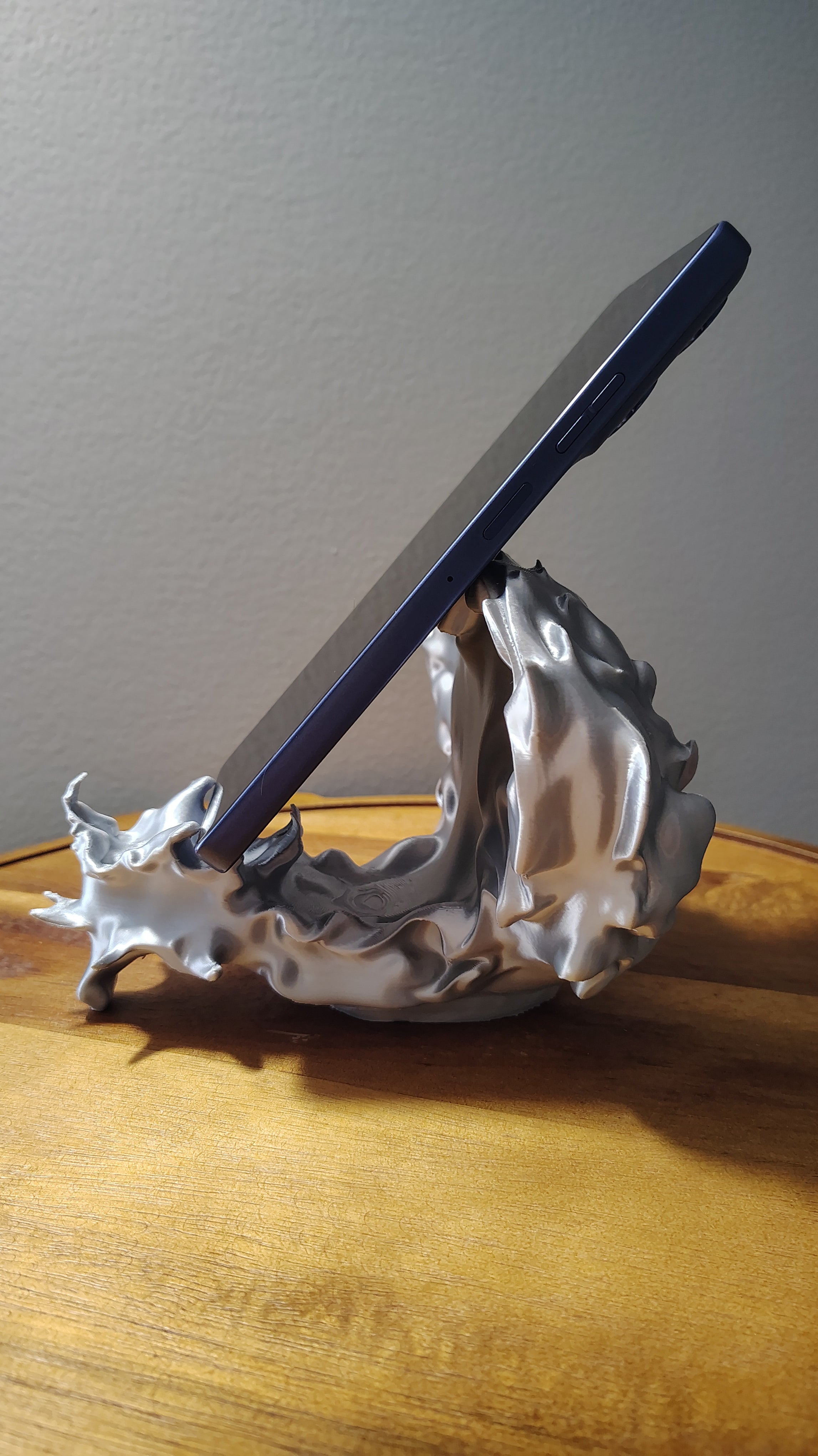 Water Heart Phone Holder