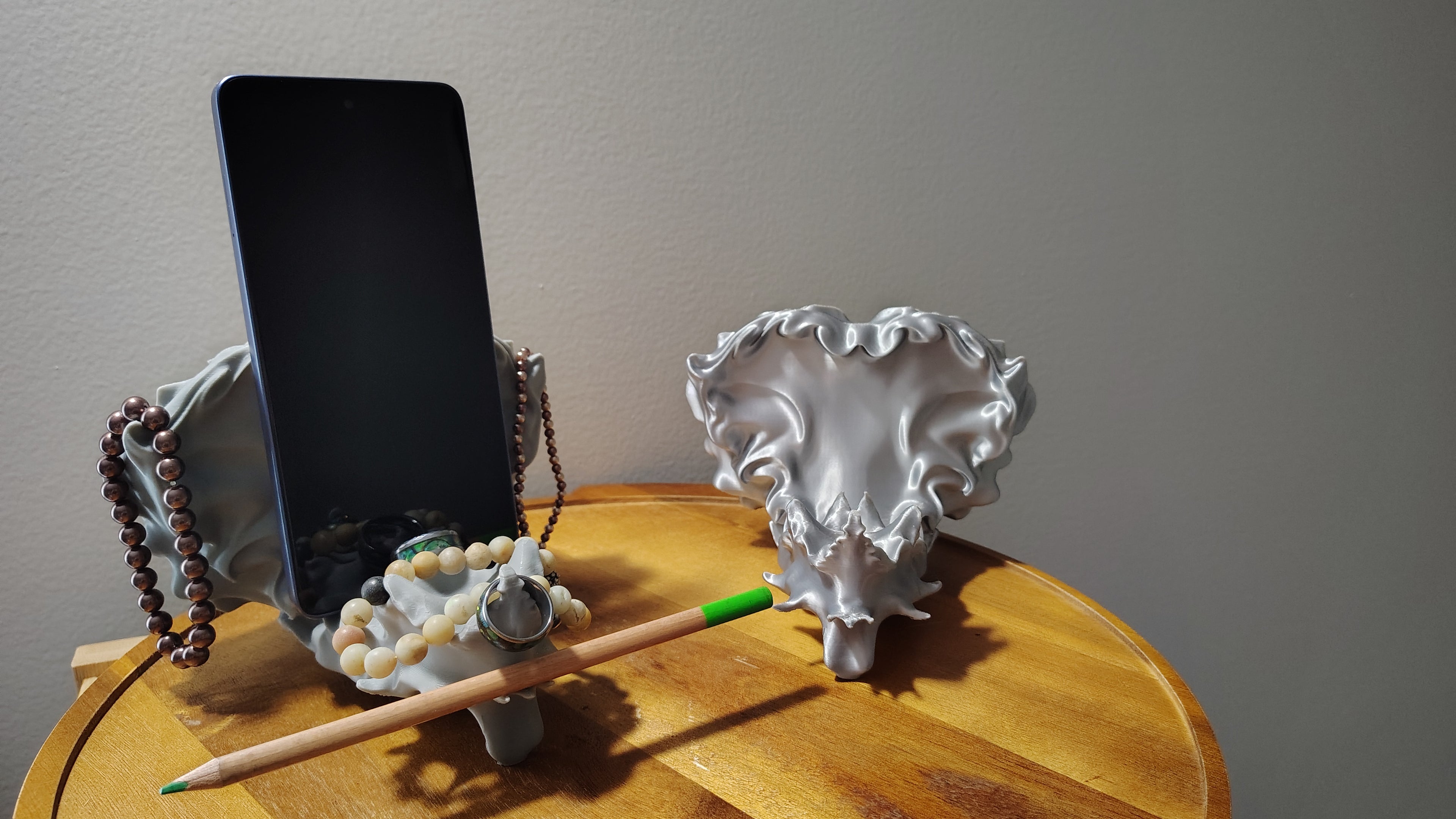 Water Heart Phone Holder